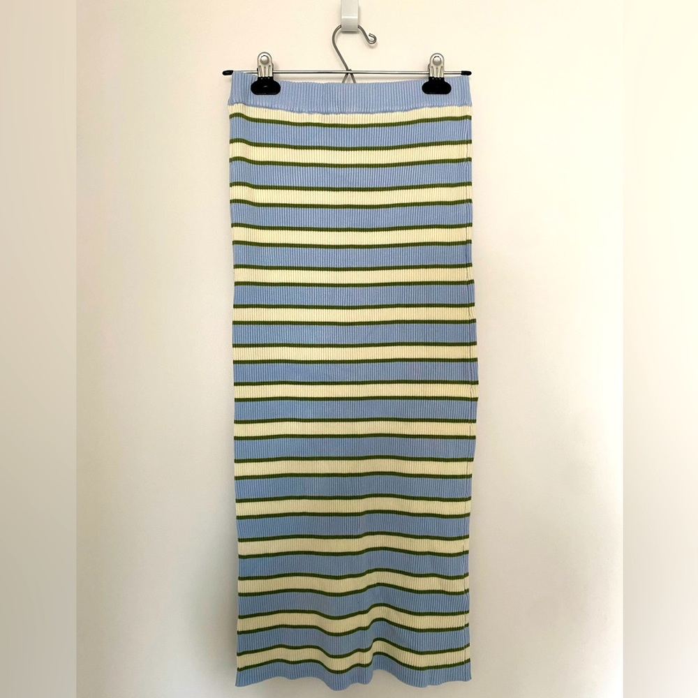 Striped knit skirt